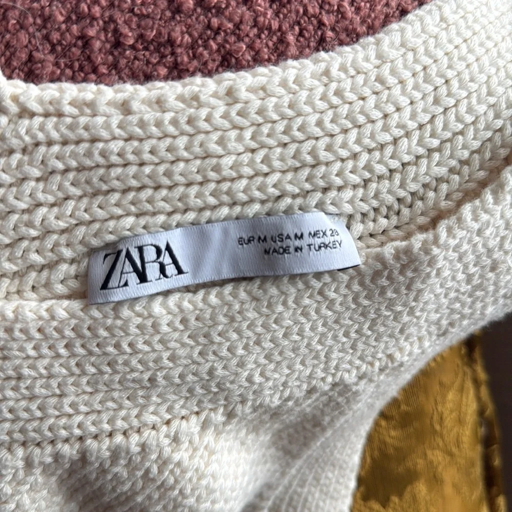 ZARA Cable Knit Vest - size medium - Picture 3 of 4